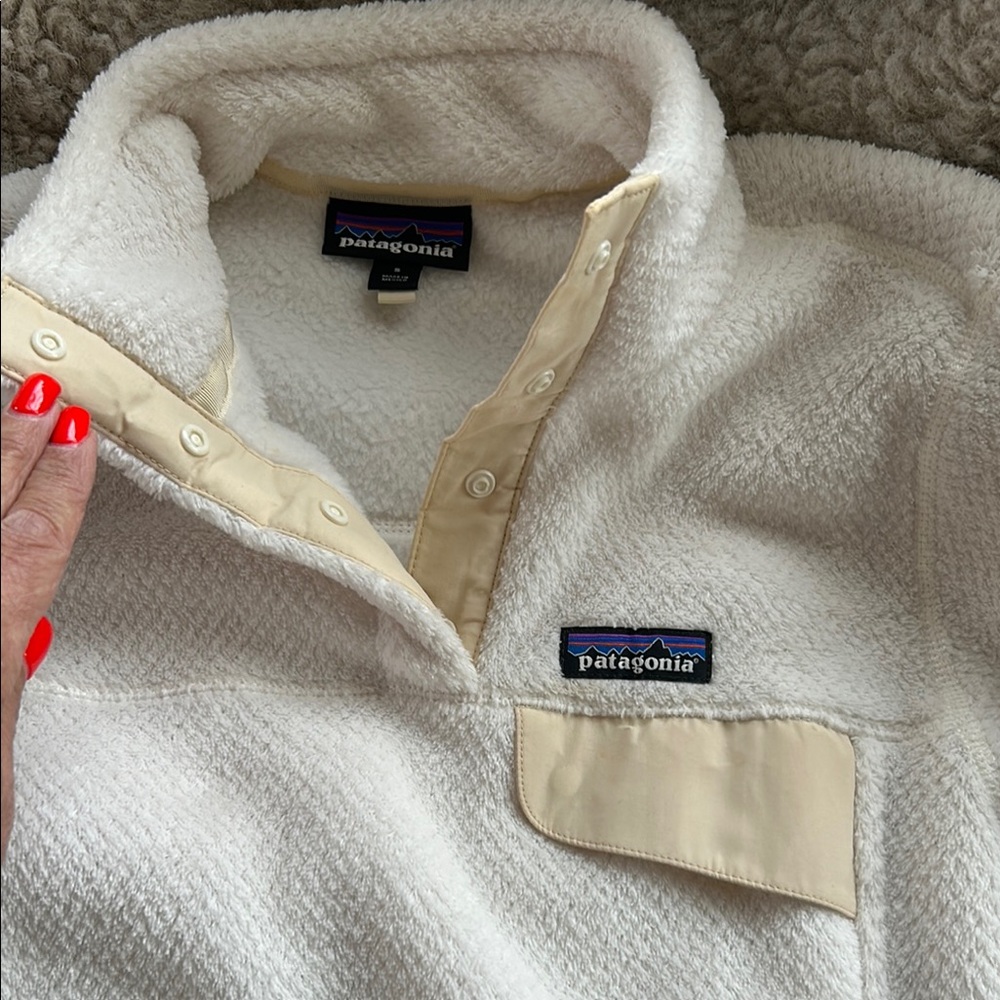 Patagonia Women's White Fleece Sweater - Picture 2 of 4